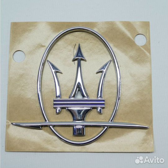 Эмблема Maserati Ghibli Levante