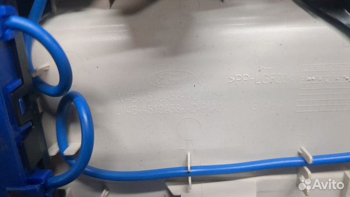 Фонарь салона Ford Kuga 2019