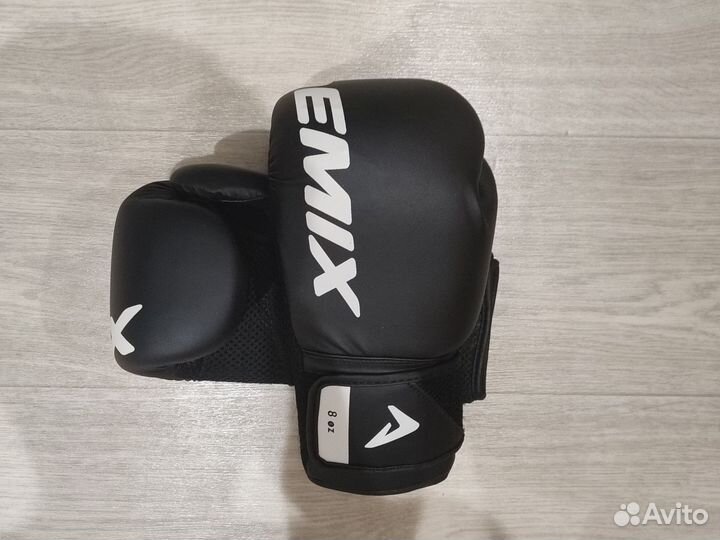 Боксерские перчатки