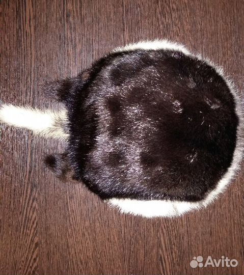 Зимняя женская шапка