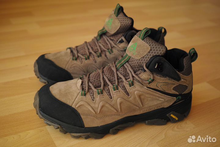 Треккинговые ботинки зимние. Новые