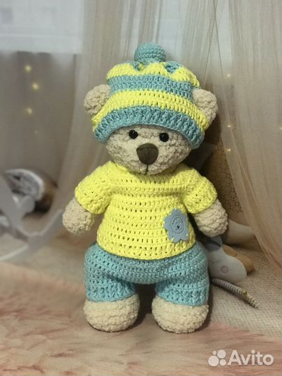 Вязаные мишки (ручная работа)