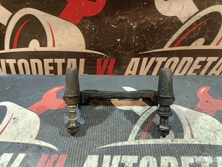 Скоба суппорта передняя правая Daihatsu Move