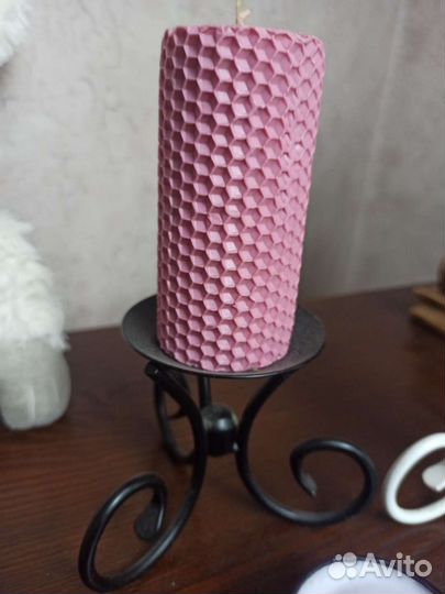 Подсвечник со свечами