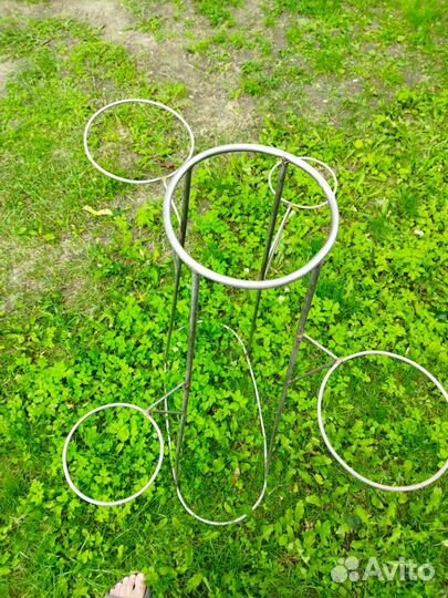 Подставка для цветов напольная металлическая