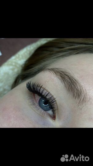 Модель на наращивание ресниц