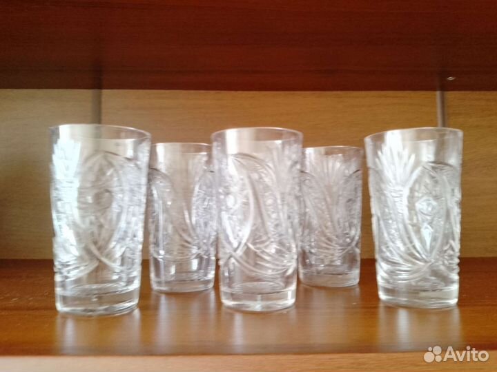 Хрустальные стаканы и фужеры