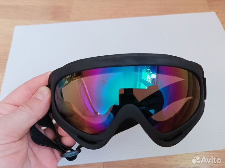 Горнолыжные очки спортивные закрытые солнцезащитны