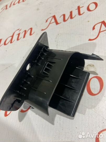 Направляющая ремня безопасности задняя Volkswagen