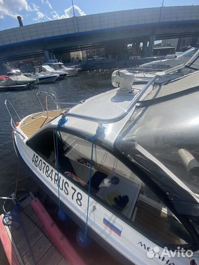 Катер с прицепом и мотором