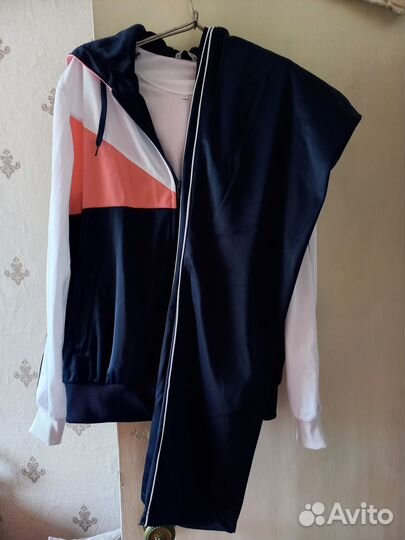 Спортивный костюм женский