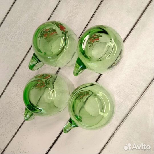 Кружка из цветного стекла с рисунком ягоды - Ретро