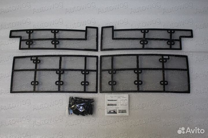 Защитная сетка в решетку Camry V50 / V55 2015 +