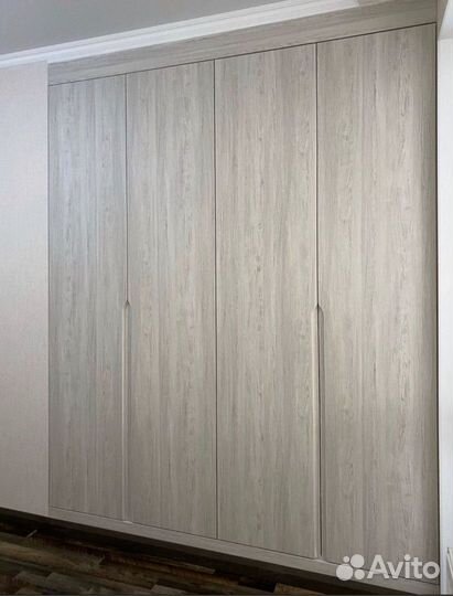 Распашной шкаф в спальню