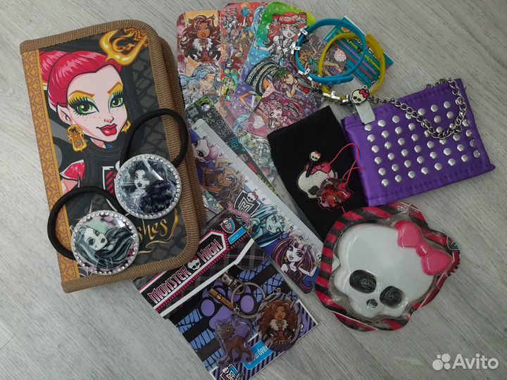 Вещи Monster High