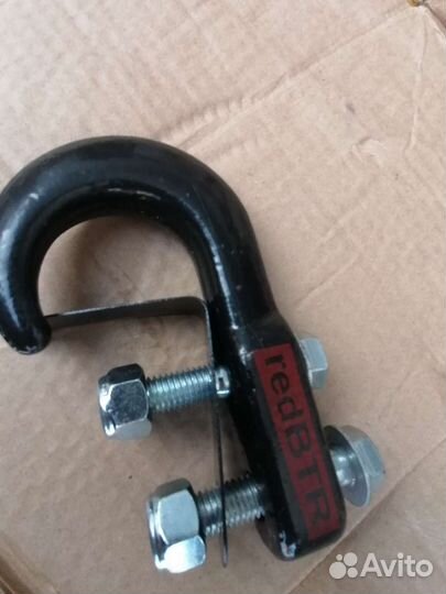 Крюк буксировочный redBTR