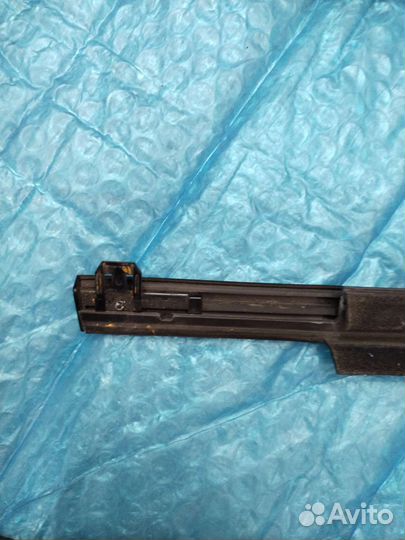 Молдинг стекла задней двери левый Toyota LC 200