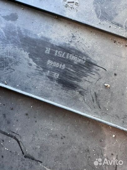 Накладка стойки правая Geely Emgrand Ec7 EC7