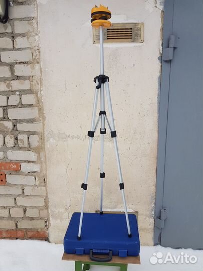 Штатив для линейки-лайзера в кейсе. новый