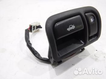 Кнопка открывания лючка бензобака