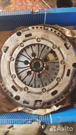 Комплект сцепления Фольксваген В6 1.6 TDI