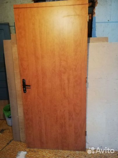 Дверь входная, дерево массив 200х90х4 см