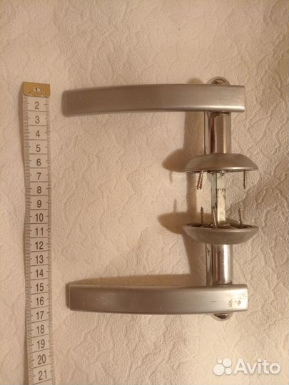 Дверная ручка металл