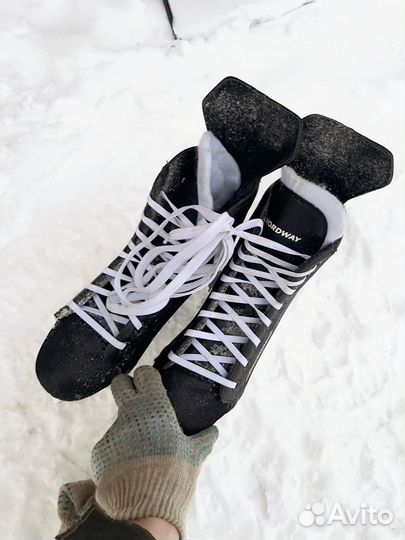 Коньки хоккейные 42 размер