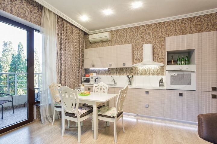 3-к. квартира, 90 м², 3/17 эт.