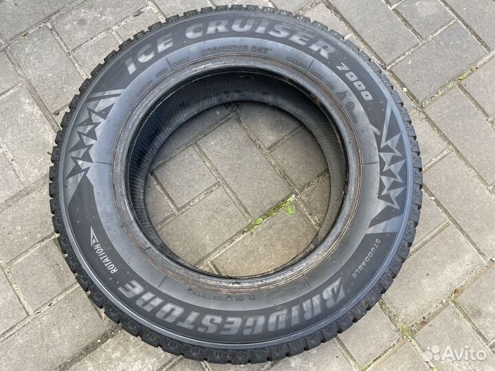 Bridgestone Ice Cruiser 7000 205/65 R15