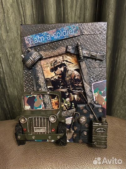 Фоторамка в военном стиле