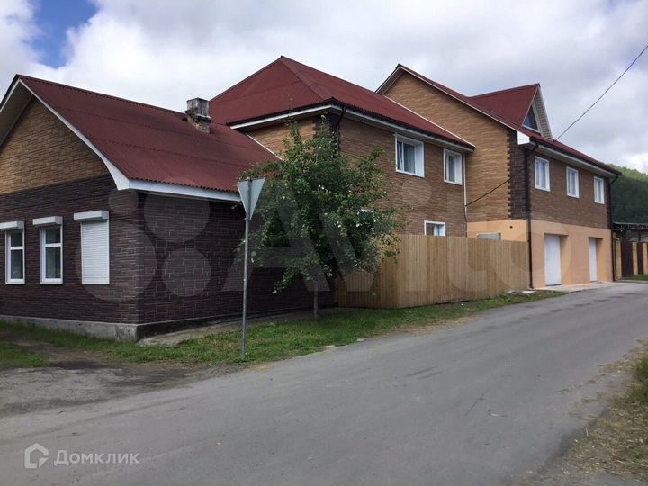 Коттедж 350 м² на участке 20 сот.