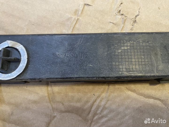 Направляющая заднего бампера правая для Cadillac B