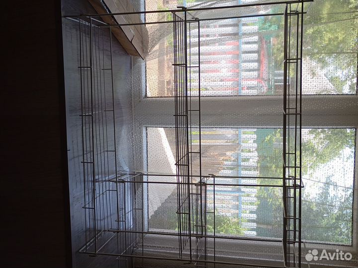 Полка для цветов и рассады на подоконник