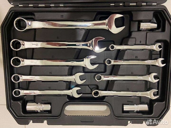 Набор инструментов для автомобиля 82