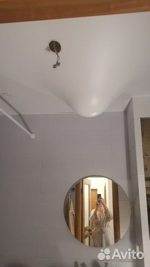 Слить воду с натяжного потолка