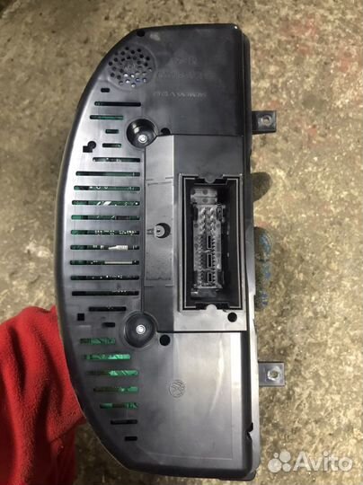 Щиток приборов Volkswagen Passat B6