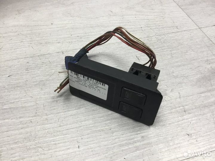 Блок управления стеклоподъемником передний левый