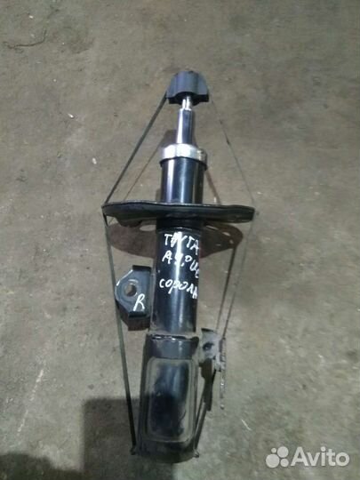 Стойка передняя правая Toyota Corolla