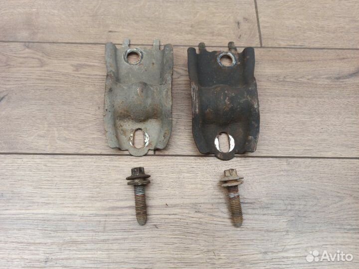 Крепление стабилизатора переднее Peugeot 308