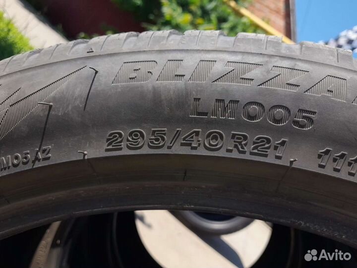 Bridgestone Blizzak LM-005 295/40 R21