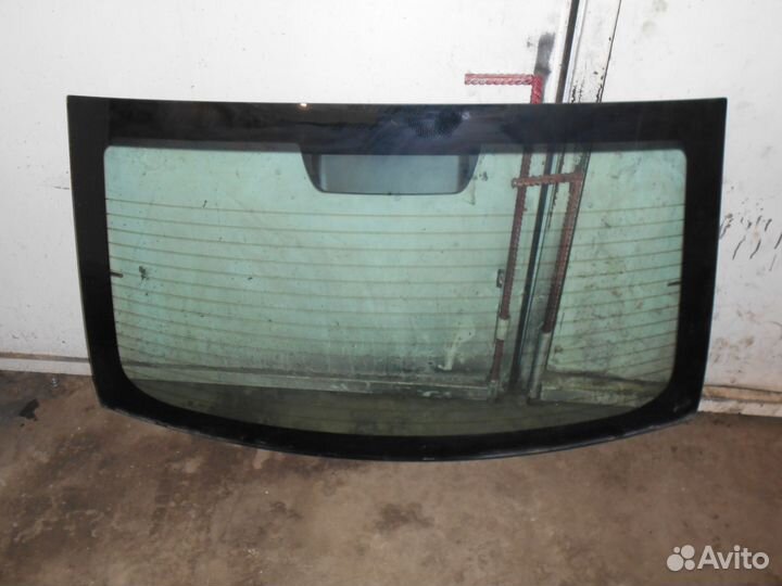 Peugeot 408 стекло заднее