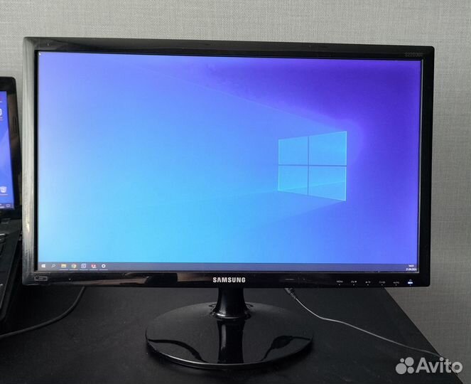 Монитор Samsung 22 дюйма