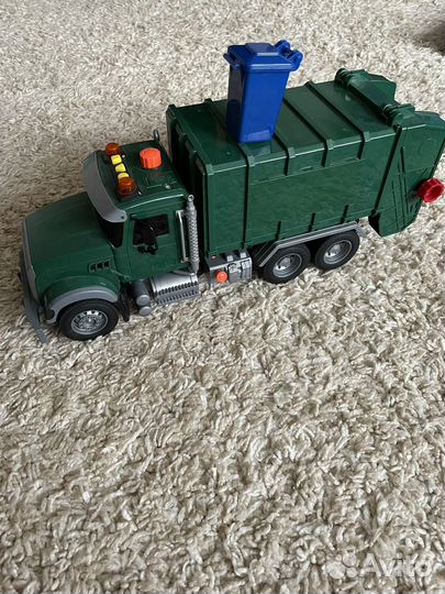 Грузовик мусоровоз