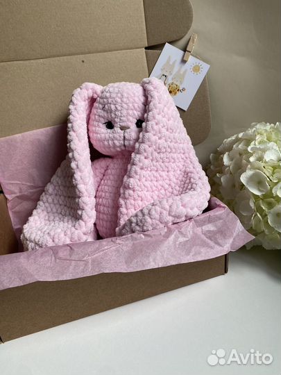 Вязаный заяц ручной работы