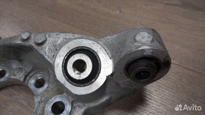 Кулак поворотный задний левый Infiniti Ex35 1