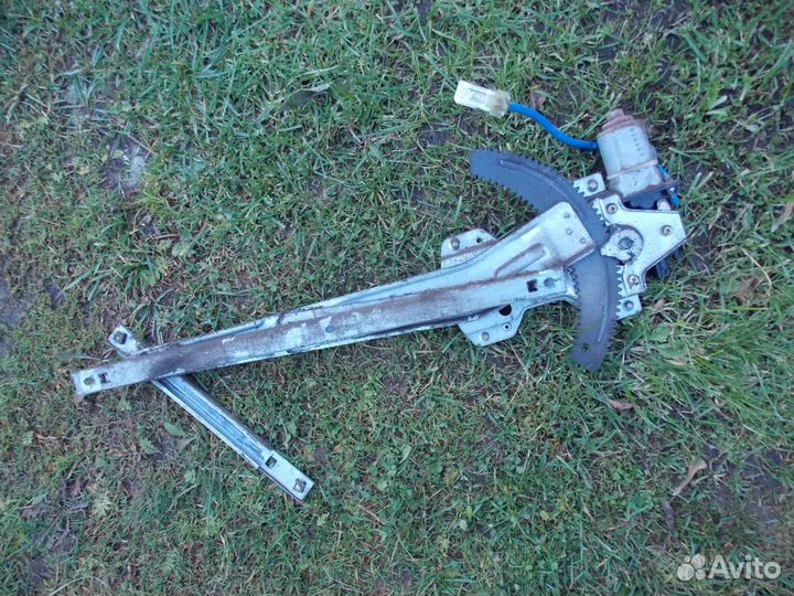 Стеклоподъемник перед. правый Hyundai Matrix 2002г