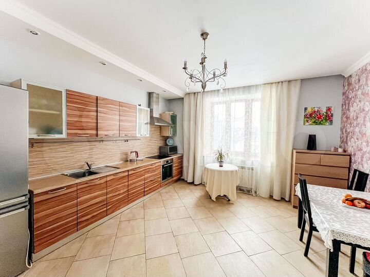 3-к. квартира, 127,8 м², 3/6 эт.