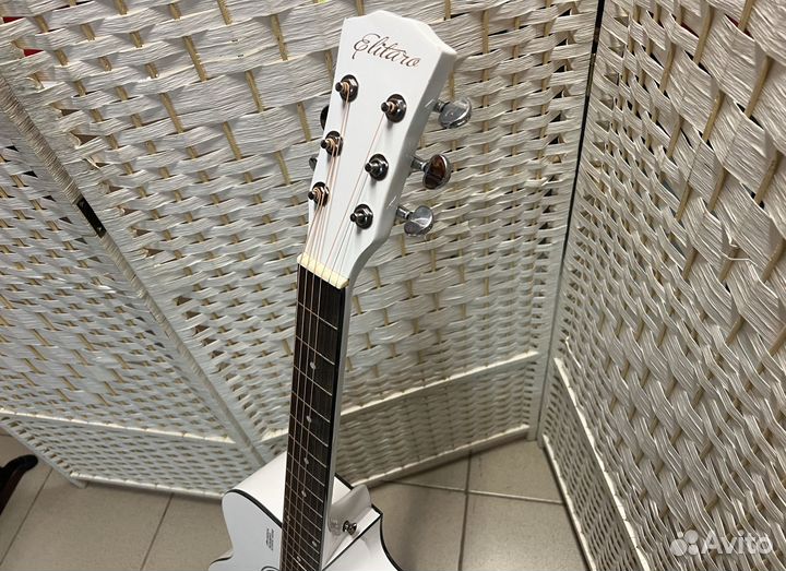 Гитара для обучения с комплектом