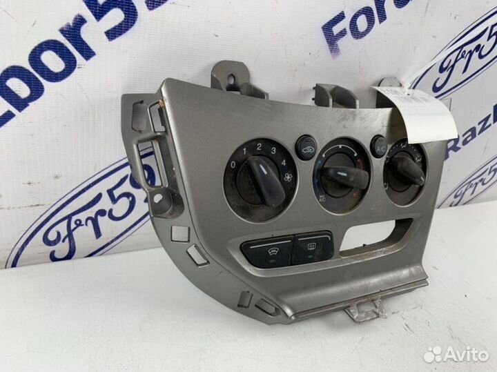 Блок управления печкой Ford Focus 3 CB8 2011-2015
